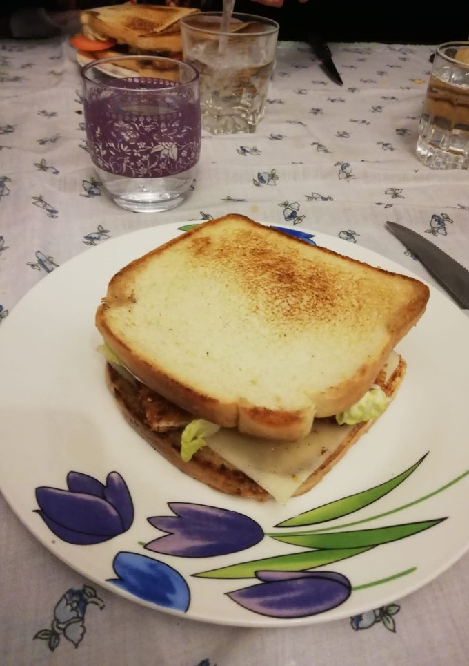 Una foto de Sándwich de pollo