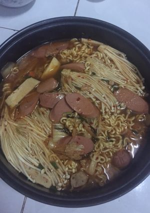 Hình của món Mì cay Hàn quốc.