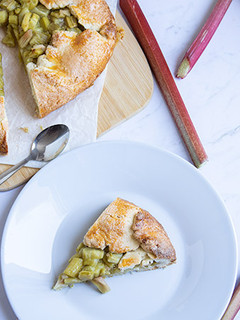 Une photo de Tarte rustique à la rhubarbe