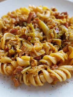 Una foto de Fusilli con col y bacon