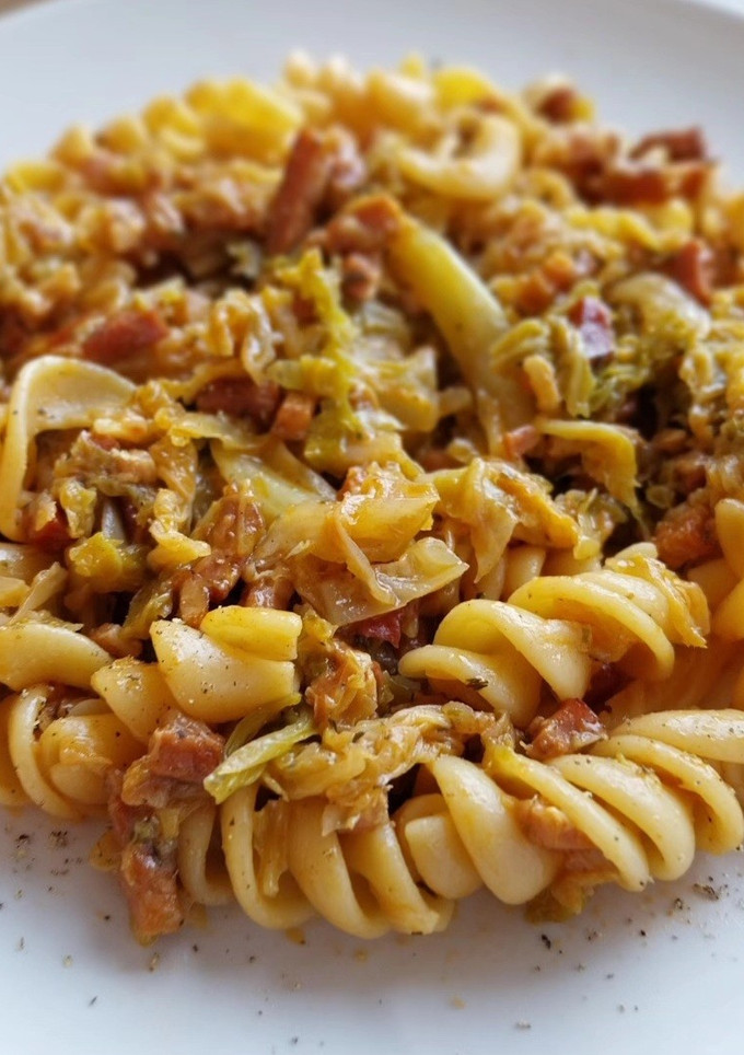 Una foto de Fusilli con col y bacon