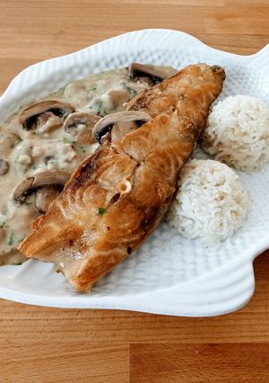 Serpenyős pontyszelet  gombamártással recept fotója