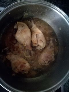 Una foto de Pollo al ajillo