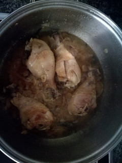 Una foto de Pollo al ajillo