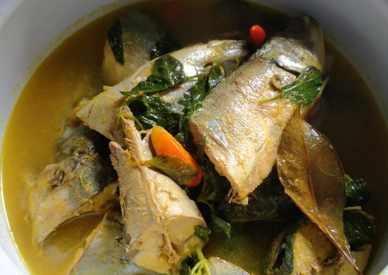 Ikan kembung kuah kuning