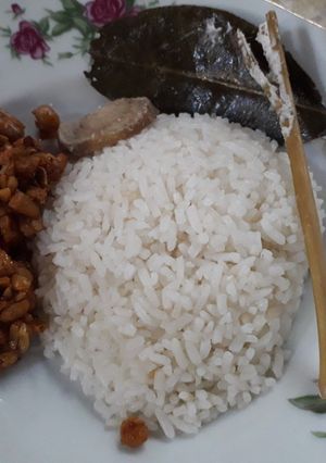 Foto resep Nasi Uduk Mejikom ala anak Kos