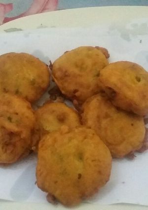 A picture of Aloo kay kabab.