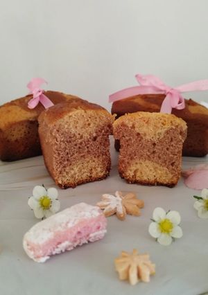 Une photo de Cakes aux biscuits roses, citron et framboises