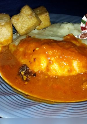 A picture of Semolina wv Yoruba peppered stew.