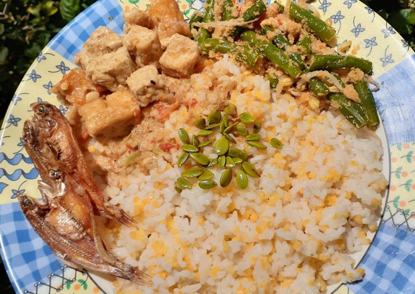 Nasi jagung khas malang