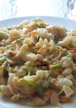 Una foto de Salsa de zuchinni y zanahoria con queso crema