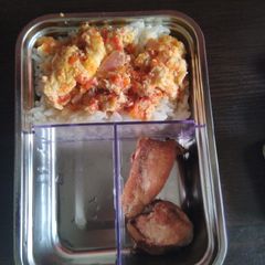 A picture of Rice and egg sauce.