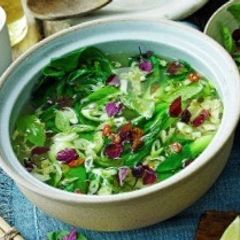 A picture of Asian vegetable broth.