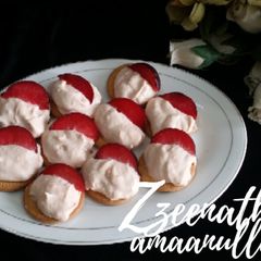A picture of Fruit and Cream Canapes.