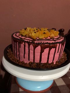 Una foto de Pastel Tres leches sabor vainilla y durazno 🍑
