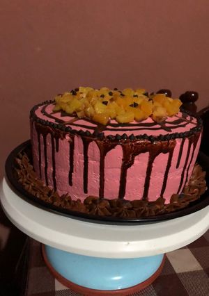 Una foto de Pastel Tres leches sabor vainilla y durazno 🍑