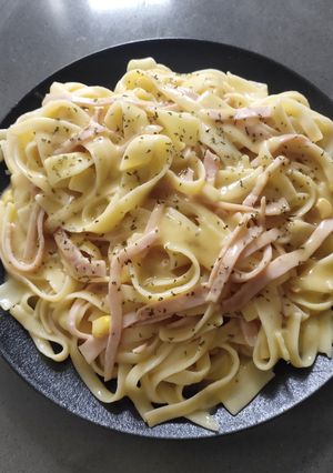 A picture of Fettuccine with Ham.