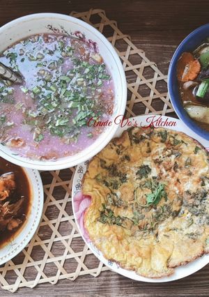 Hình của món Cơm nhà đơn giản.