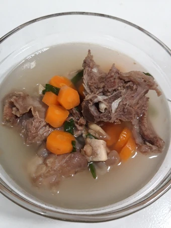 Cara Mudah Membikin Resep Sop tulang sapi yang  Bikin Ketagihan Anti Ribet, Uenak Banget