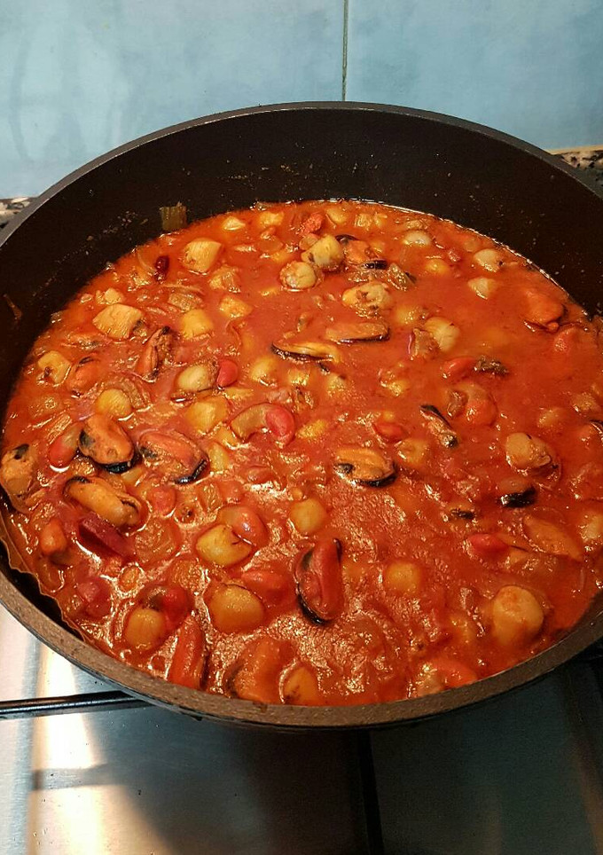 Una foto de Zamburiñas y mejillones en salsa
