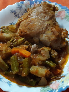 Una foto de Contramuslos de pollo al vino