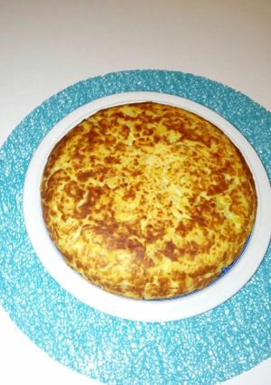 Una foto de Tortilla de patatas cocida. Facilísima