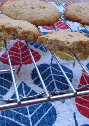 A picture of Wholewheat Lemon butter cookies.