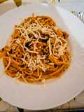 Spagetti kukoricàval, zöld olívabogyóval, fekete olívabogyòval reszelt sajttal 🍜🍜🍜