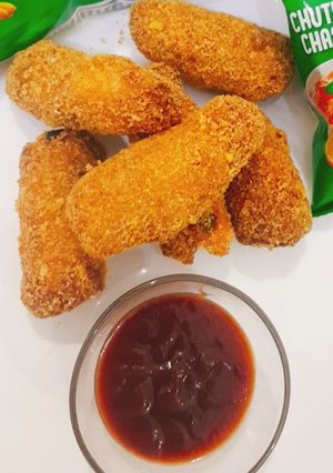 A picture of Bread Rolls with Kurkure.
