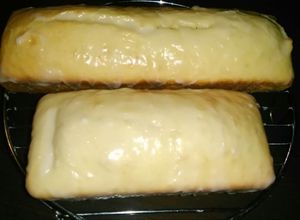 Una foto de Budín de banana light con 4 ingredientes sin huevo, 60 calorías por porción de 40 gramos