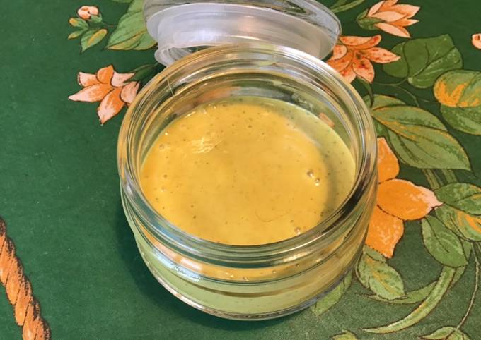 Sauce salade sucrée salée à la moutarde américaine, melfor et huile de noix  de Mila Skull - Cookpad