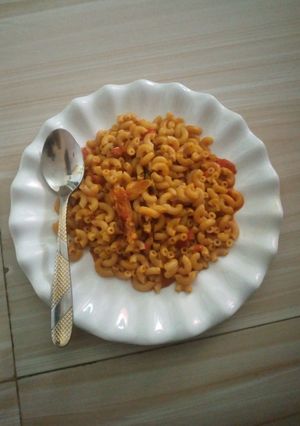 A picture of Macroni Jolof.