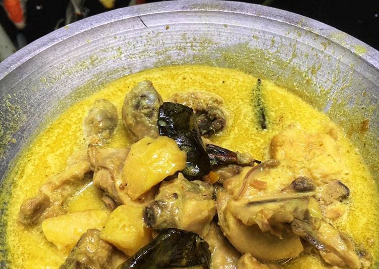 Kalio Ayam Kuning