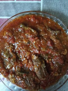 Una foto de Niños envueltos, o rollitos de carne rellenos
