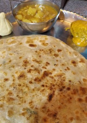 ফুল কপির পরোটা (Fooll kopir paratha recipe in bengali) রেসিপির প্রধান ছবি