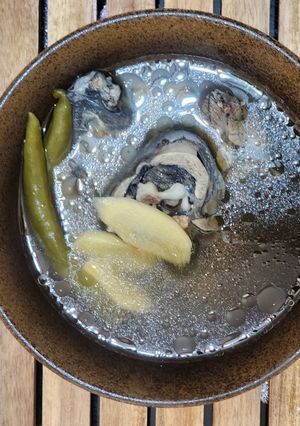 剝皮辣椒烏骨雞湯 的食譜成品照片