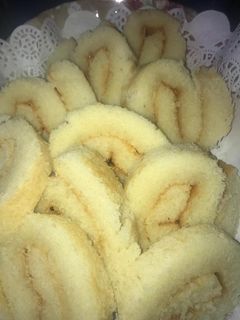 صورة لوصفة كيك رول محشو بمربى الأناناس