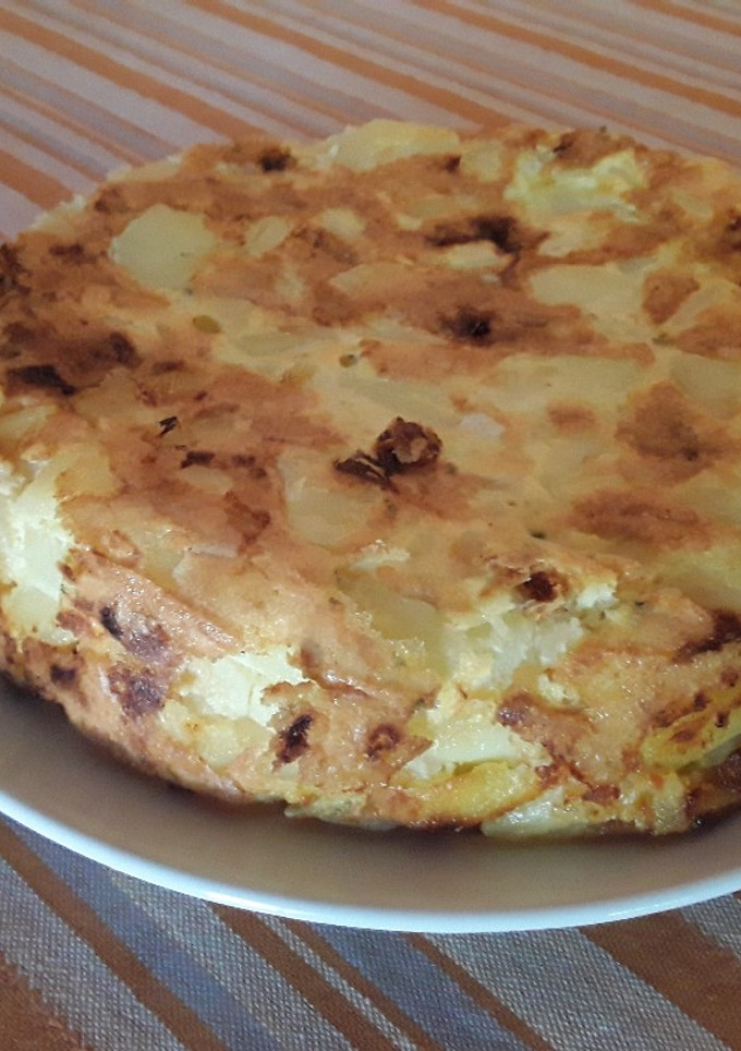 Una foto de Tortilla de patatas en olla gm