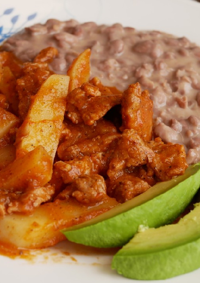 Una foto de Bistec con papas