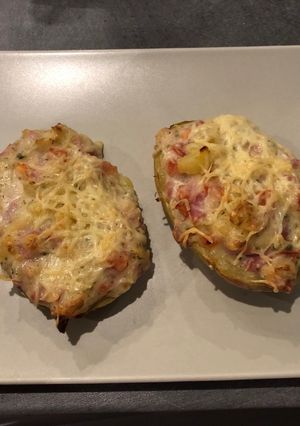 Une photo de Pommes de terre jambon tomate et cancoillotte
