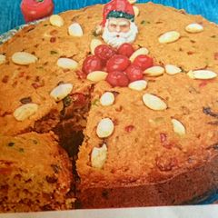 A picture of Dried fruits cake.