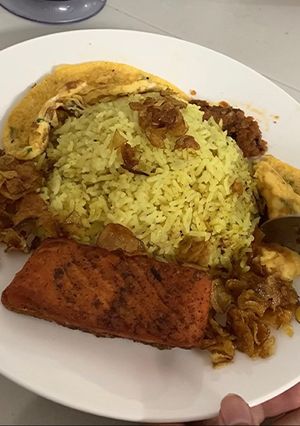 Foto resep Nasi Kuning (?) Bumbu Racik Ayam Goreng ga pake ayam 😁
