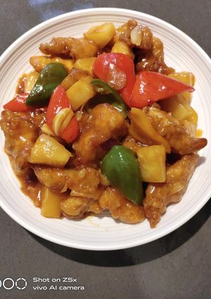 A picture of Sweet and Sour Chicken.