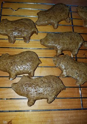 A picture of Mexican Piggy Cookies.