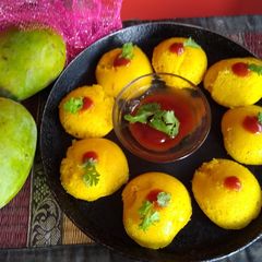 A picture of Mango paneer idly.