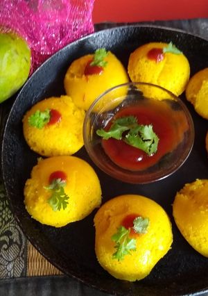 A picture of Mango paneer idly.