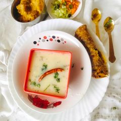 A picture of Gujarati kadhi.