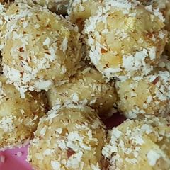 A picture of Bisco Balls.