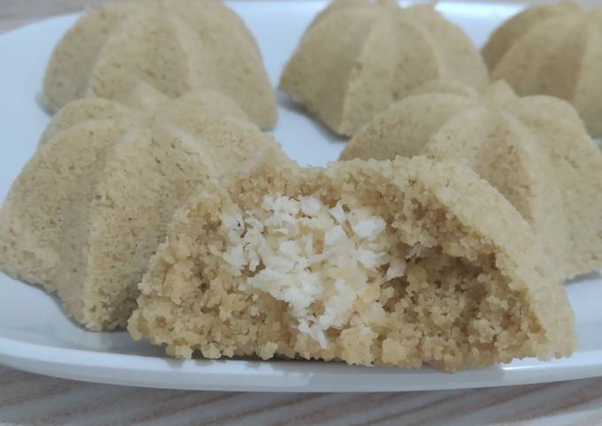 Kue Putu Cangkir (khas Makassar)