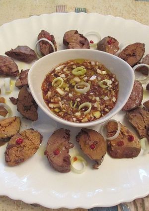 Una foto de Higadillos de pollo cocidos con salsa de nabo y soja